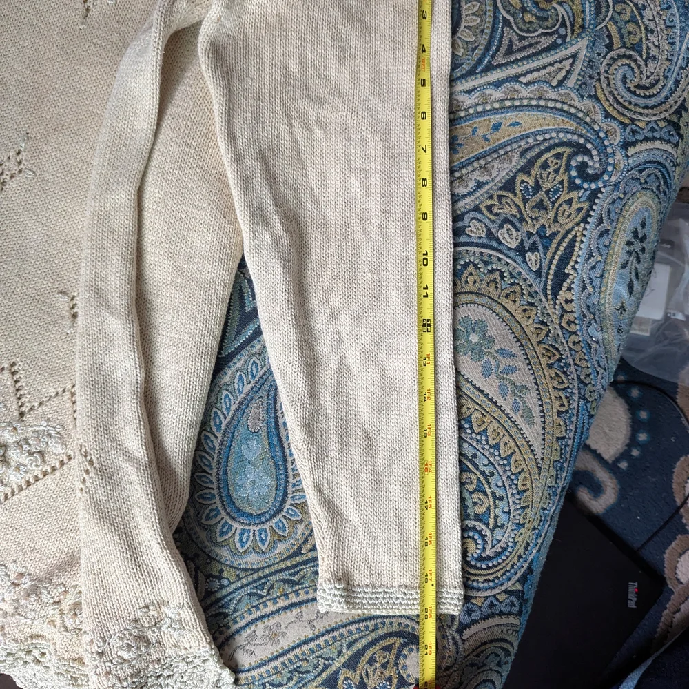 Carolyn Taylor Cream Sweater with Lace Details - Picture 7 of 10